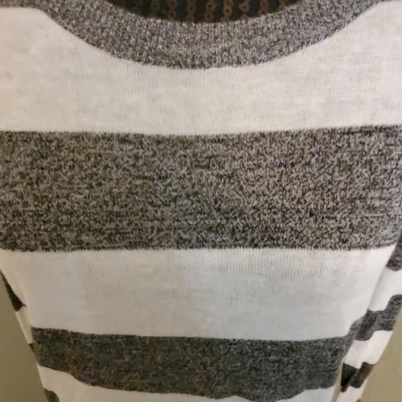 NWT H&M DIVIDED Stripped Sweater - Picture 6 of 6